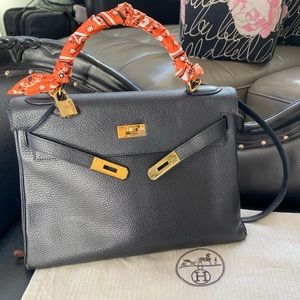 Hermès Kelly noir Ardennes 32 with gold hardwares